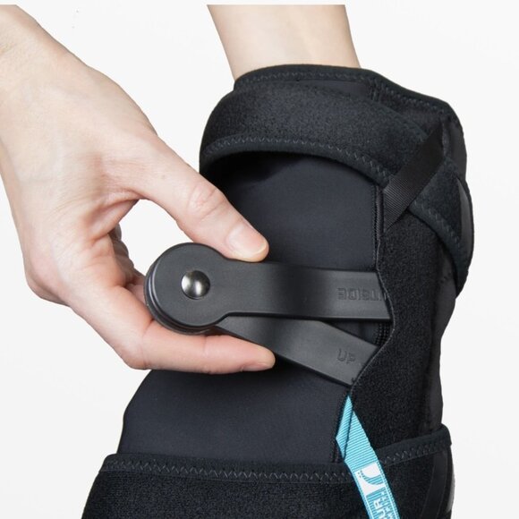 Ossur Formfit® Tracker Knee Brace - Picture 4 of 9
